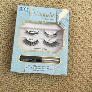 womens eyelashes